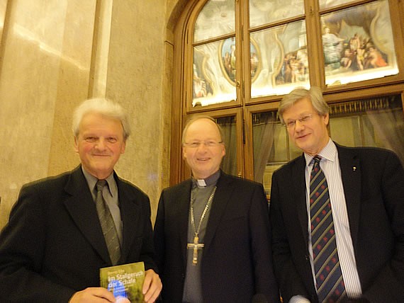 Bischof Dr. Benno Elbs, Univ.Prof. Dr. Matthias Beck und KMB-Diözesanobmann Helmut Wieser  