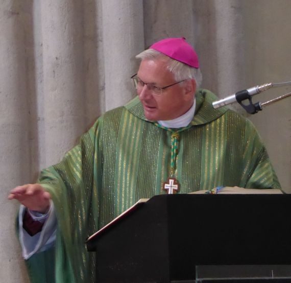 Bei der Predigt des Bischofs