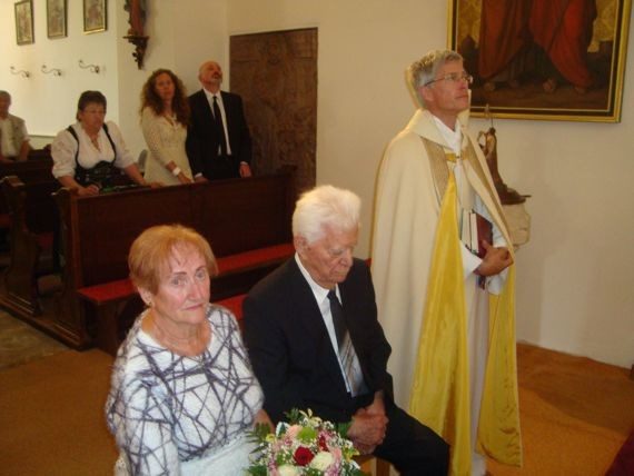 Bei der Jubeltrauung mit Pfarrer Dr. Wagner