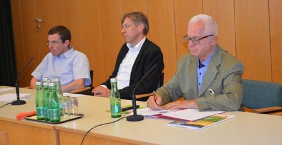 (v.l.n.r.) Dr. Johannes Huber, Diakon Gerhard Kahl, KMB-Stv. Obmann Helmut Dachs