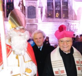 Der Faire KMB – Nikolaus am Stephansplatz mit Prälat Karl Rühringer und KMB-Diözesanobmann Helmut Wieser