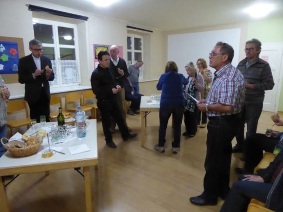 Nach der Kreuzwegandacht und etwa 90 Minuten Fußmarsch gab es im Pfarrhof eine Agape zum leiblichen Wohl. Alle dafür gegebenen Spenden wurden an CSI Österreich überwiesen.