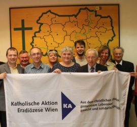 v.l.: KMB-Diözesanobmann Helmut Wieser, Markus Gerhartinger (Umweltreferent), Georg Hofmeister (KMB-Vikariatsobm.-Stv.), Sekr. Dr. Franz Vock, Barbara Müller (kfb), Vors.Stv. Doris Hartl (kfb), Benjamin Dittmoser (KJ), der neue Vorsitzende Johann Schachenhuber (KMB-Vikariatsobmann), Rosa Gmeiner (kfb), EKan Willibald Steiner (GA), Mag. Manfred Zeller (KBW)