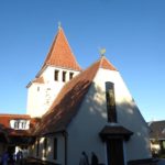 Das von der Jungarbeiter Bewegung erbaute Gotteshaus in der Abendsonne