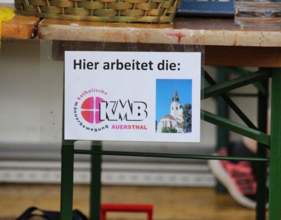 KMB Auersthal bei der Arbeit am Pfarrfest 2017