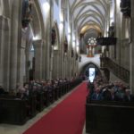 Blick in den gut besuchten Dom