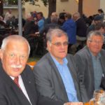 Vikariatsobmann Richard Wagner (links) bei der Agape im Propsteihof