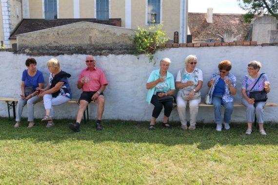 Die Helden und Heldinnen sind müde – kein Wunder bei diesem herrlichen strahlenden Sonnenschein