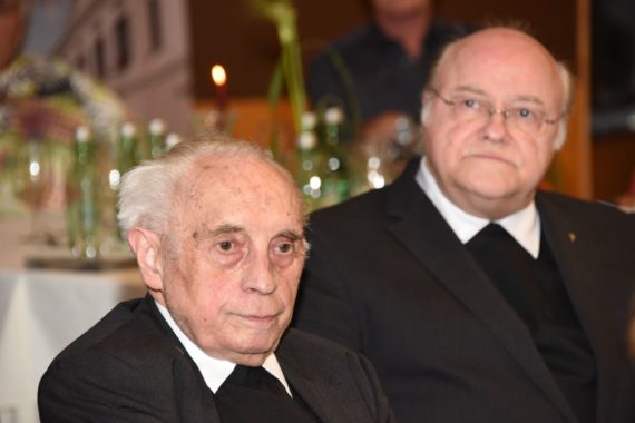 Prälat Dr. Matthias Roch mit dem Festredner Weihbischof DDr. Helmut Krätzl