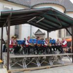 Fröhliche Stimmung im Pfarrzentrum und am Pfarrplatz bis weit in den Nachmittag