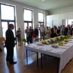 Die geehrten Mitglieder im Kreis der Gottesdienstgemeinde im Pfarrzentrum