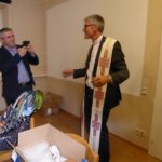 Strahlend große Freude über das Geschenk der KMB Pfarrgruppe St. Othmar