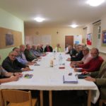 22 Männer von der Dekanatsleitung, Vikariatsleitung und der Pfarrgruppe St.Othmar, Mödling