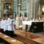 Der große Festgottesdienst ist nach fast 100 Minuten zu Ende