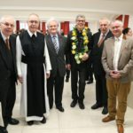 Im Pfarrheim mit großer Freude festlich versammelt: Vikariatsvorsitzender Weiss, Bischofsvikar Hübner, Diözesanvorsitzender Wieser, Pfarrer Posch, Diözesanvorstand Ing. Wagner und der Bürgermeister der Stadtgemeinde Mödling, Hans Stefan Hintner.