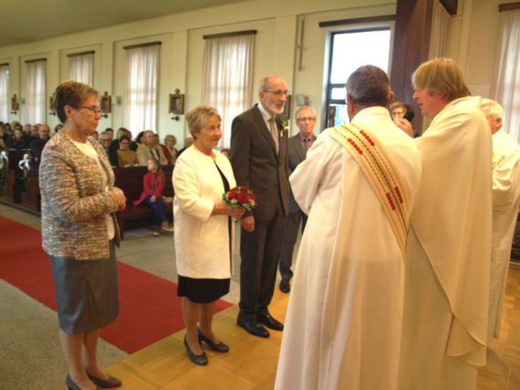 v. links: Mag. Christa Patek, Brautpaar Christa und Gottfried Schüller und DI. Wolfgang Patek