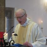 Konsistorialrat Monsignore Walther Kratzer bei seiner schlichten Ansprache