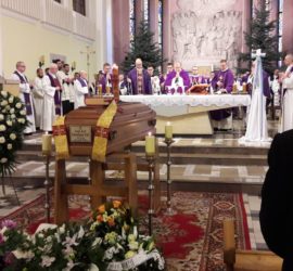 Begräbnis v. P. Josef Swierkosz in Warschau mit der Teilnahme von KMB Männern und Pfarrer P. Thomas in Warschau.