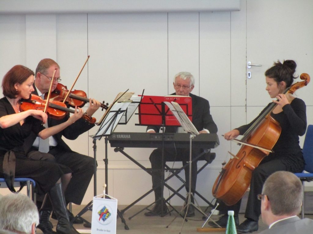 Beim KMB Diözesan-Männertag 2015 im AK Festsaal als Pianist