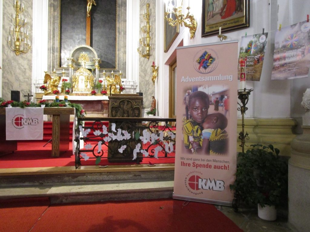 In vorbildlicher Weise bittet die KMB Pfarrgruppe um Spenden für SEI SO FREI