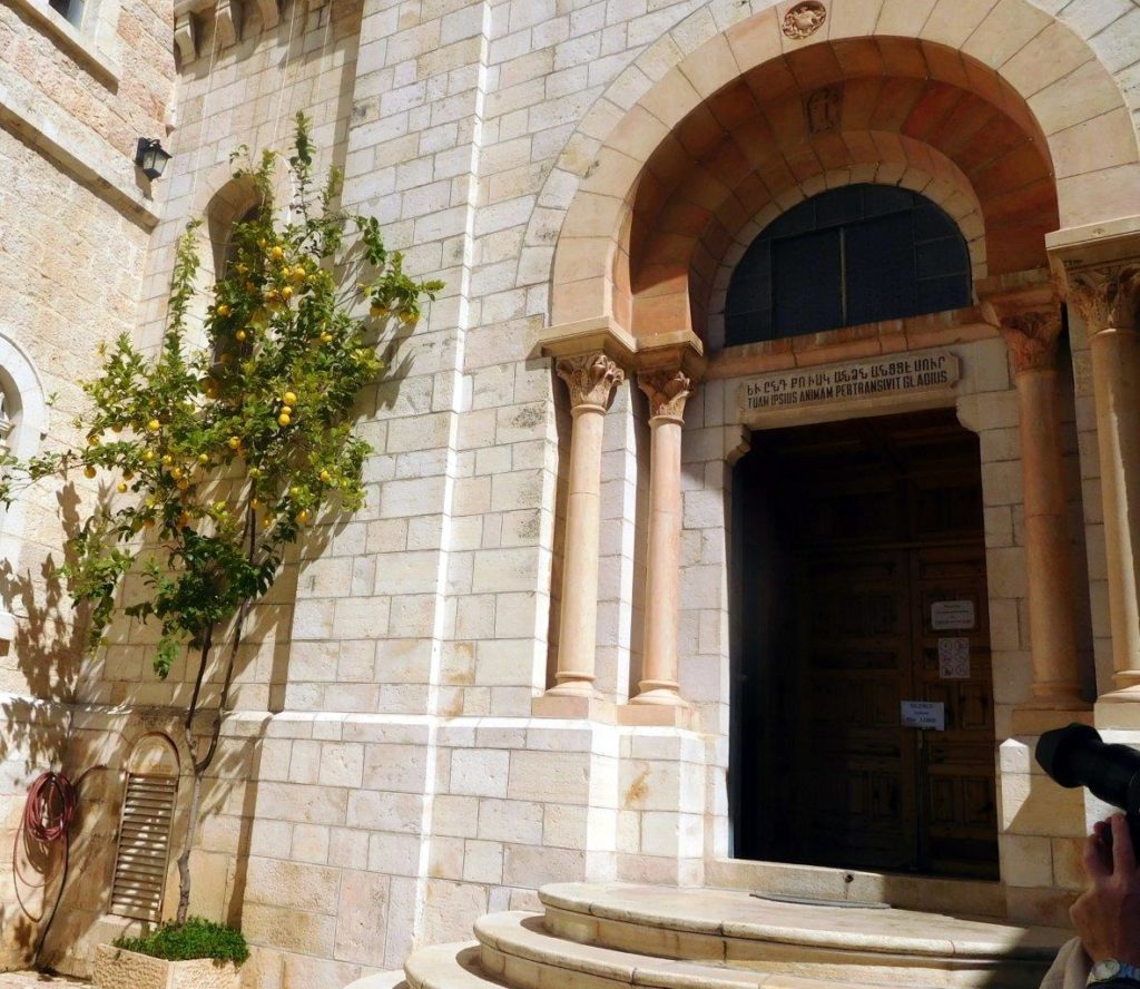 Kreuzwegstationen zur Grabeskirche