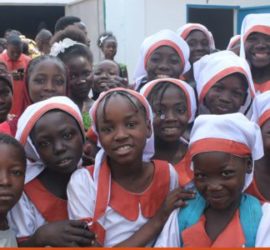 Schulen für Afrika - Adventsammlung 2023