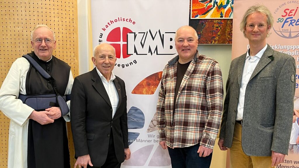 (von links): GA P. Walter Ludwig OCist, Diözesanvorsitzender Johann Schachenhuber, Finanzreferent Franz Gallei, Diözesansekretär Michael Juppe