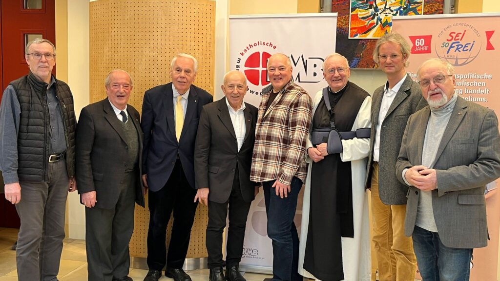 von links: Josef Stangl, Franz Amon (Wahlkommission), Wilhelm Weiss, Johann Schachenhuber, Franz Gallei, P. Walter Ludwig, Michael Juppe, Klaus Pollheimer (Wahlkommission)